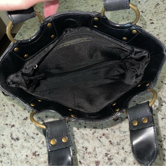 Vintage Kenneth Cole Reaction Black Leather Bag Brass Hardware Purse Tote Retro - Picture 10 of 14